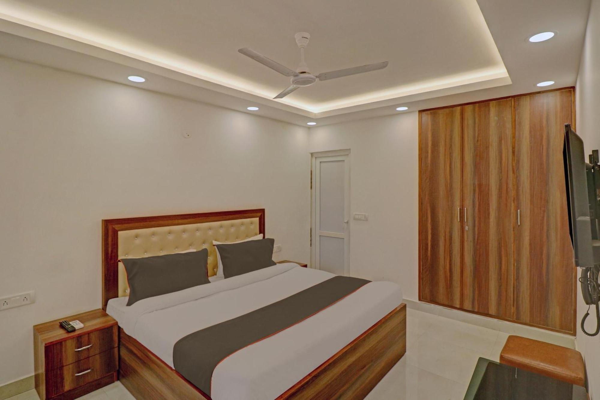Collection O Spot Light Near Tughlakabad Station Metro Station Hotel Indraprast Bagian luar foto